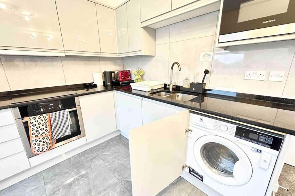 Paradigm House, Delightful 2-Bedroom Flat 4, أكسفورد المظهر الخارجي الصورة