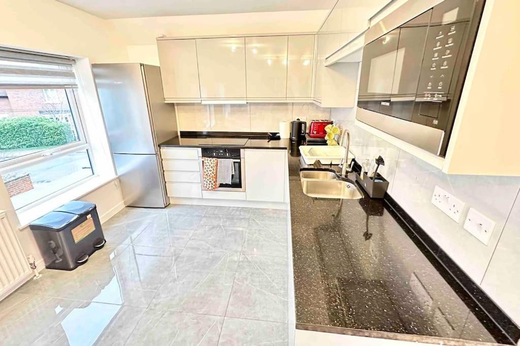 Paradigm House, Delightful 2-Bedroom Flat 4, أكسفورد المظهر الخارجي الصورة